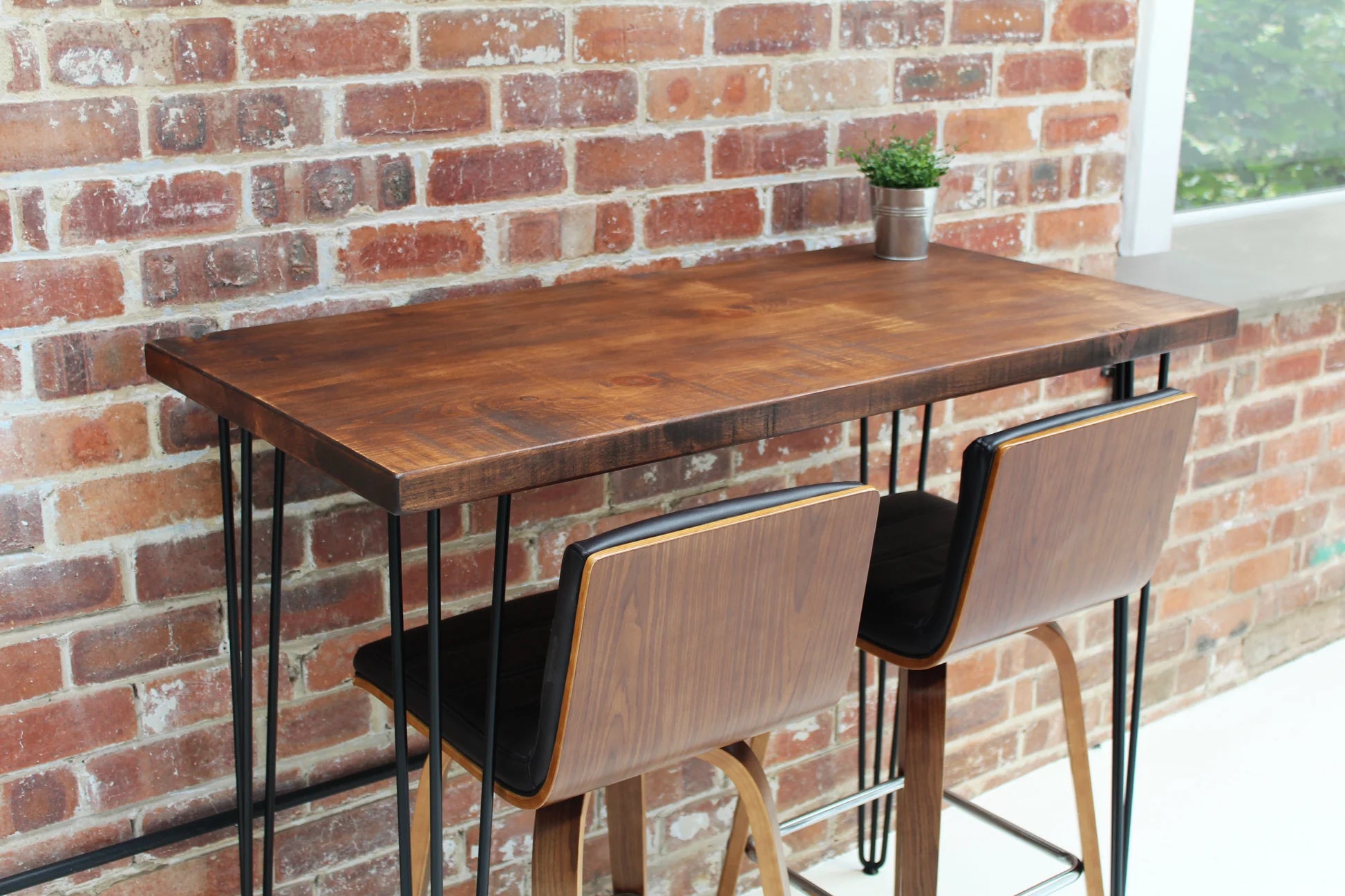 The Pier Console & Breakfast Bar